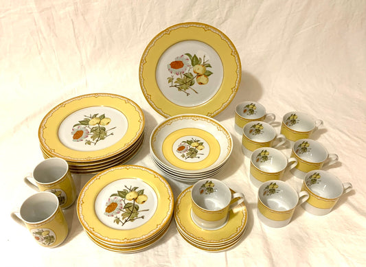 Table Top Vintage Georges Briard Somerset Dishes China 31 pieces