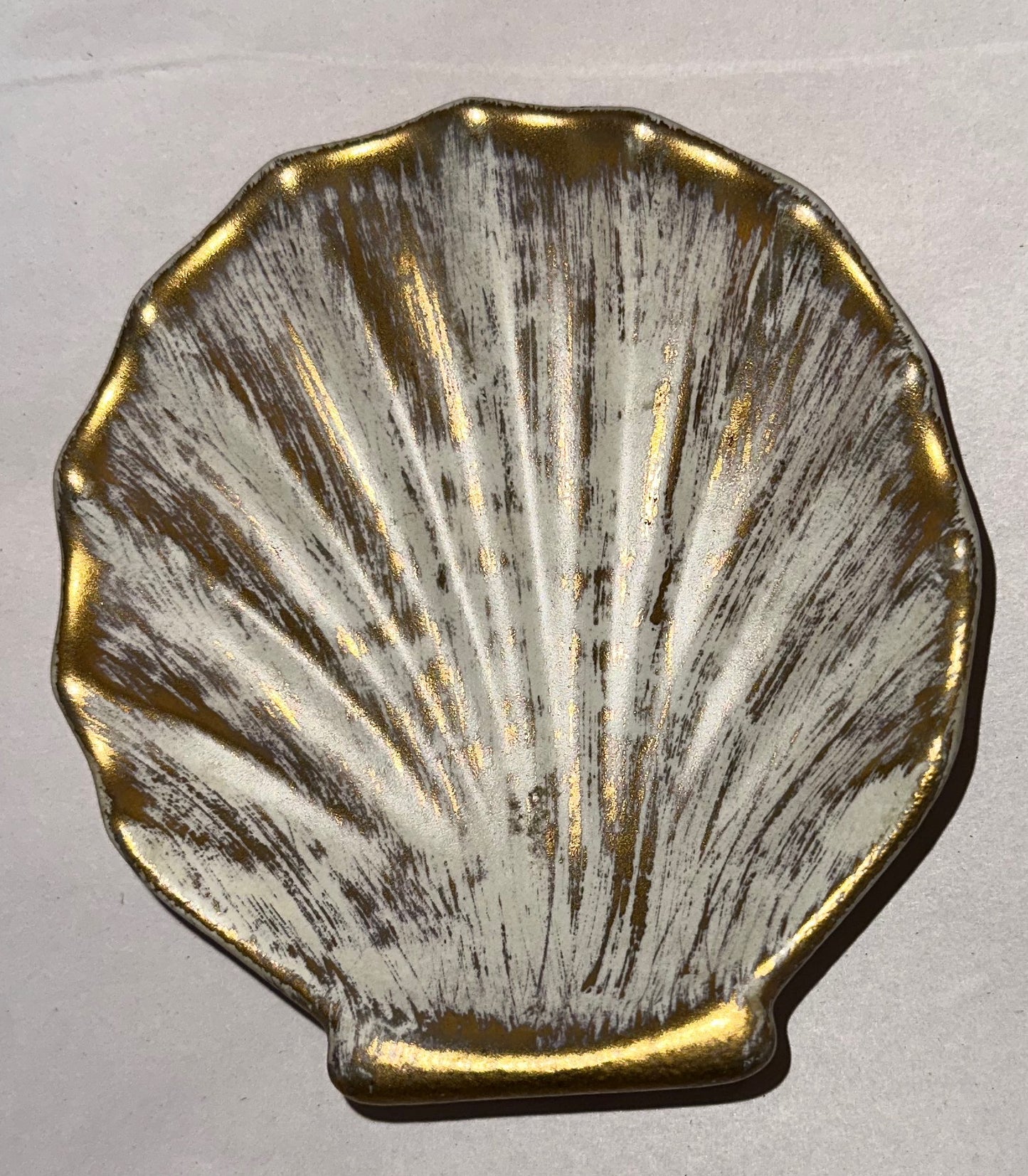 Decor Vintage Royal Haeger Pottery Shell Trinket Dish in Gold Tweed Glaze