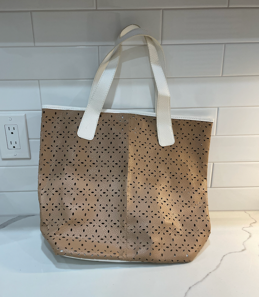 Gifting Estate Handbag Saks Fifth Avenue Tan Eyelet Leather Design White Straps Tote